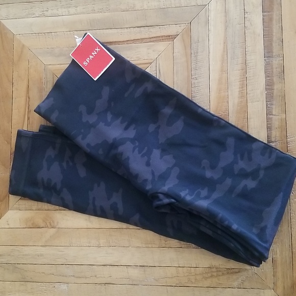 Spanx NWT Look At Me Now Leggings - Picture 3 of 5